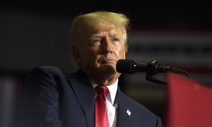 At Ohio Rally, Trump Issues Dire Warning About Inflation and Jobs Under Biden