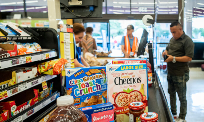 Inflation Hits Middle-Income Americans the Hardest, Says Congressional Budget Office