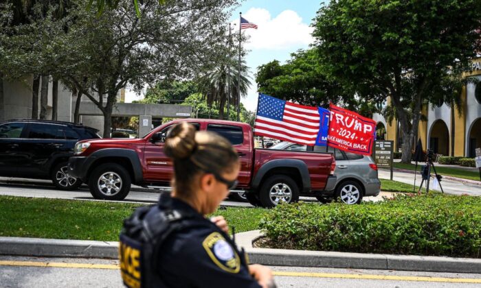 Mar-a-Lago Raid Undermines US Credibility, Can Be Exploited by China, Warns Author