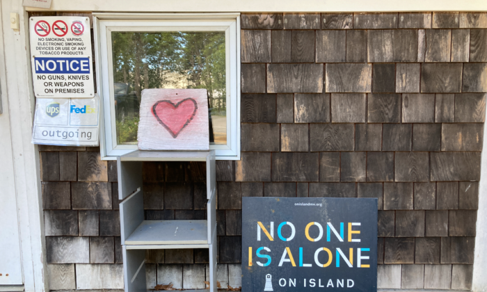 Martha’s Vineyard Newspaper Lists 50 Job Ads Despite Claims of No Work on Island