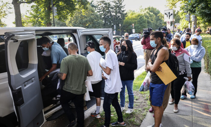 More Illegal Immigrants Arrive Near VP Harris’s DC Residence, 3 More Buses Sent to NYC