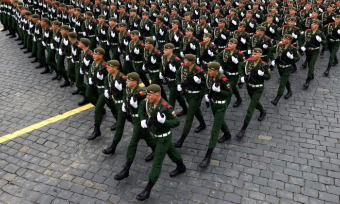 Russia Calls Up 300,000 Reservists, Says 6,000 Soldiers Killed in Ukraine