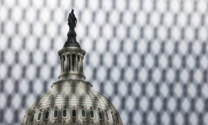 ‘Meaningful Penalties’: Bill Banning Members of Congress and SCOTUS From Stock Trading Takes Shape 5 ‘Meaningful Penalties’: Bill Banning Members of Congress and SCOTUS From Stock Trading Takes Shape