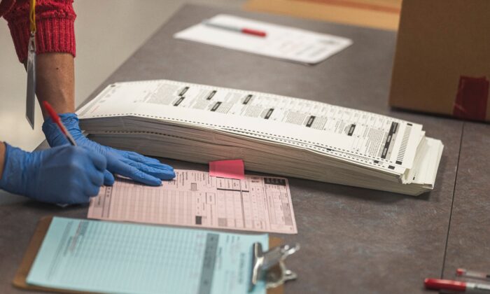 Arizona County Approves Plan to Hand Count Ballots, Citing Declining Voter Confidence