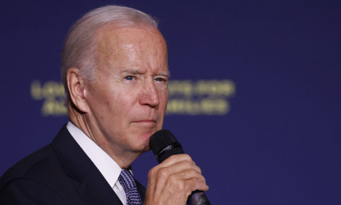Biden Falsely Claims Student Debt Forgiveness Program Was Approved by Congress | USNN World News Biden Falsely Claims Student Debt Forgiveness Program Was Approved by Congress