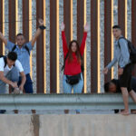 5.5 Million Illegal Aliens Crossed US Border Since Biden Took Office: Report | USNN World News 5.5 Million Illegal Aliens Crossed US Border Since Biden Took Office: Report