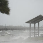 Nicole Makes Landfall as Hurricane, Pounding Florida With Dangerous Storm Surge, Heavy Rain | USNN World News Nicole Makes Landfall as Hurricane, Pounding Florida With Dangerous Storm Surge, Heavy Rain