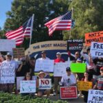 Disney Facing Updated Lawsuit From More Employees Fired Over Refusing Masks, COVID-19 Vaccinations | USNN World News Disney Facing Updated Lawsuit From More Employees Fired Over Refusing Masks, COVID-19 Vaccinations