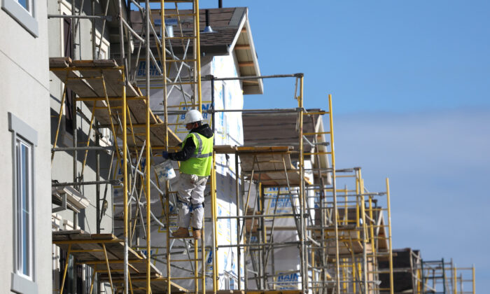 Homebuilder Sentiment Drops for 12 Months in a Row to Lowest in Decade