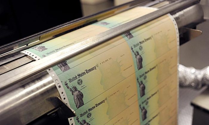 IRS Issues Another Tax Warning to Americans Who Made More Than $600 Online