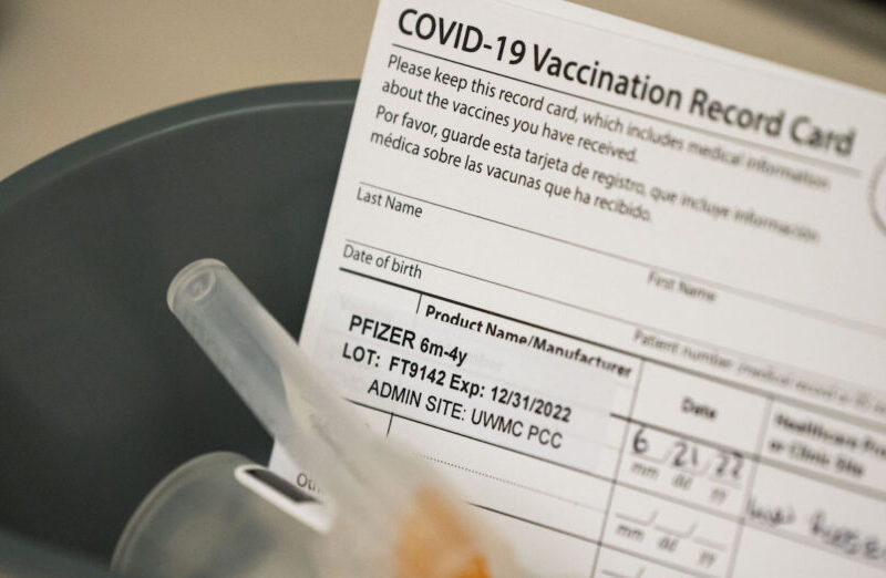 Doctor Calls for Withdrawal of Pfizer, Moderna COVID-19 Vaccines Following New Research