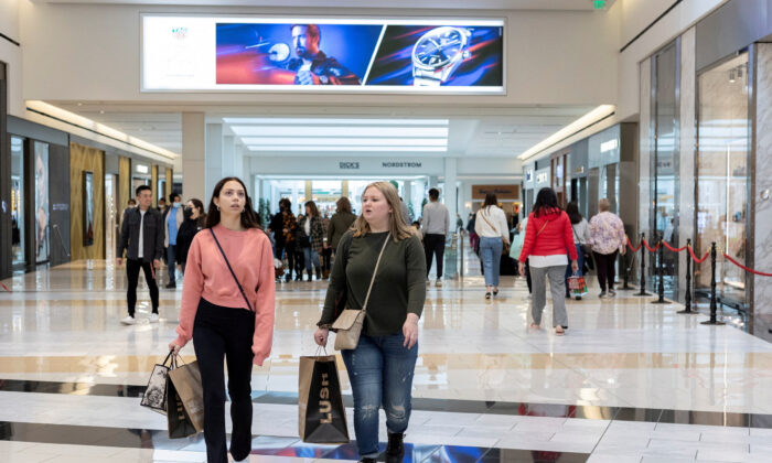 US Economy Cools as 4th-Quarter GDP Growth Rate Slows to 2.9 Percent