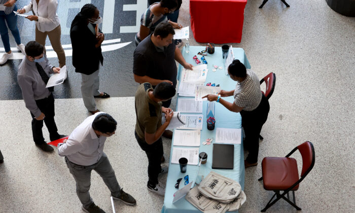 Job Openings Unexpectedly Rose, While Demand for Tech Workers Fell in December