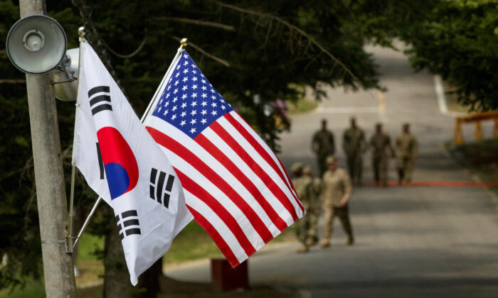 US Nuclear Submarine Docks in South Korea Amid Threats From North