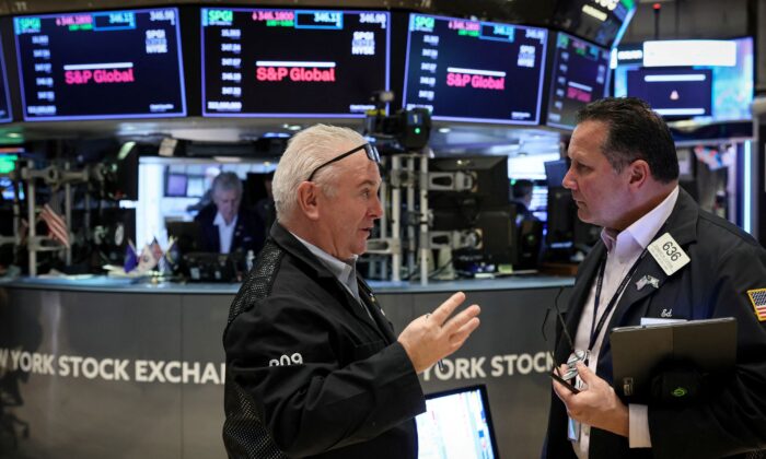 Wall Street Opens Lower as Treasury Yields Rise