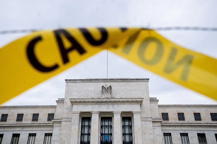Economy Is in ‘Precarious State’ as New Hazards Loom, Warns World Bank