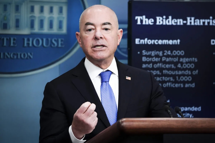 House Republicans Call for Defunding Mayorkas’s Salary Over Border Crisis
