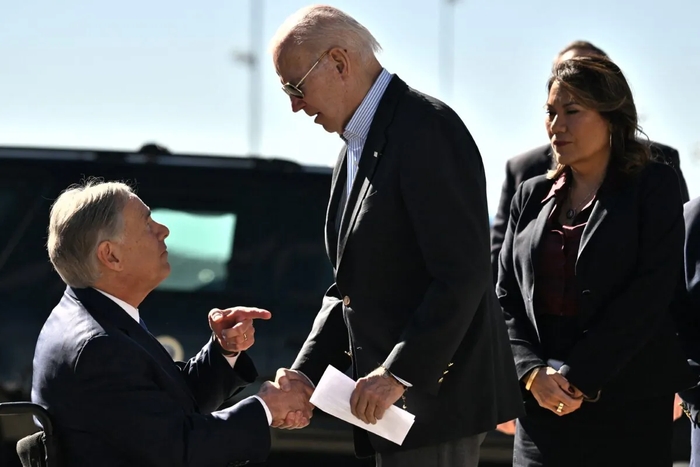 Texas Governor Says He Will Defy Federal Agency’s Request to Remove Floating Barriers