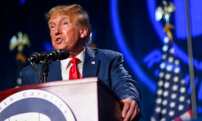 'I'm Being Indicted for You': Trump at GOP Dinner in South Carolina
