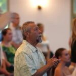 Thousands of Hawaiians Gather to Mourn Maui's Wildfire Victims | USNN World News Thousands of Hawaiians Gather to Mourn Maui's Wildfire Victims
