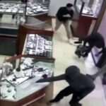Employees Foil Attempted Smash-and-Grab at California Jewelry Store | USNN World News Employees Foil Attempted Smash-and-Grab at California Jewelry Store