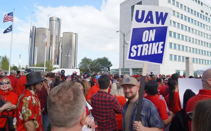 UAW Strike Deadlock Continues, Experts Fear Repercussions