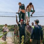 Record Number of Illegal Immigrants Pour Across US–Mexico Border | USNN World News Record Number of Illegal Immigrants Pour Across US–Mexico Border