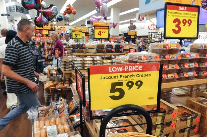 Inflation Expectations Soar to 12-Year High as Consumer Confidence Plunges
