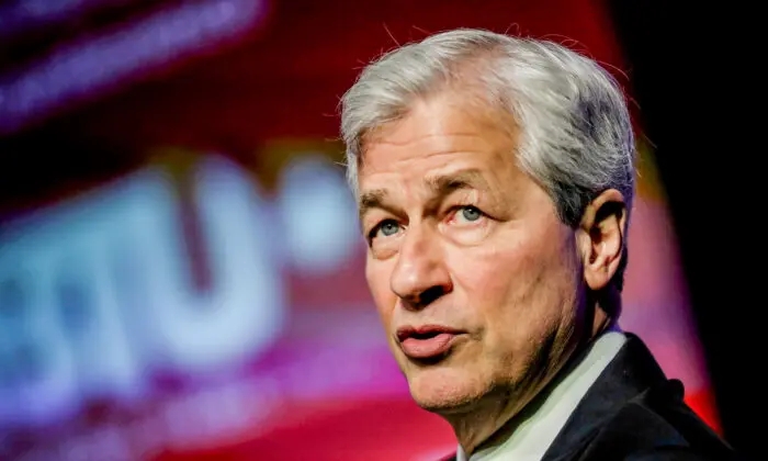 Jamie Dimon Issues Dire Warning About Economy ‘Money Is Running Out’