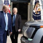 Trump on Biden Administration’s EV Policies: Developed ‘By Very, Very Stupid People’ | USNN World News Trump on Biden Administration’s EV Policies: Developed ‘By Very, Very Stupid People’