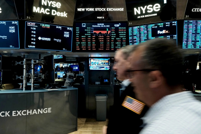 SEC Plan to Track Americans’ Stock Investments Sparks Legal Fight