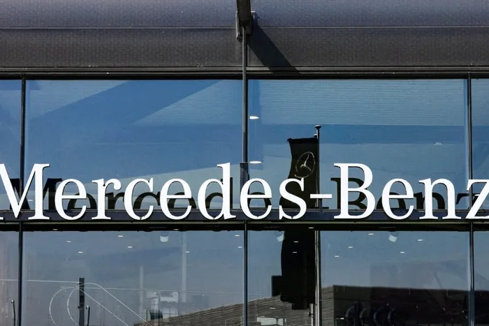 Mercedes Vows to Keep Making Gas-Powered Engines as EV Transition Slows
