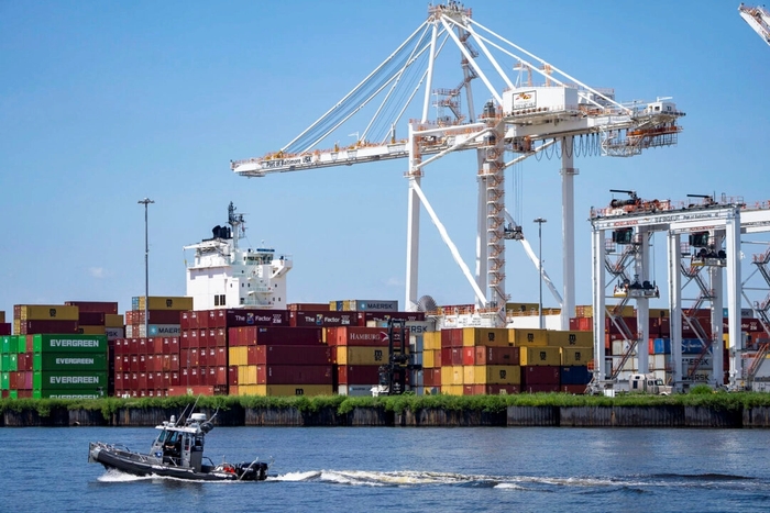 Senator Warns of Looming Port Strike That Threatens to Cripple US Supply Chain
