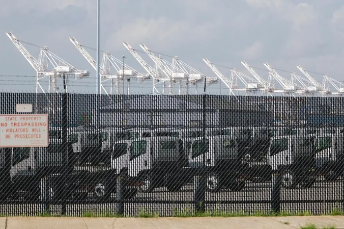 A Long Dockworker Strike May Bring More Pain to Consumers at the Grocery Store