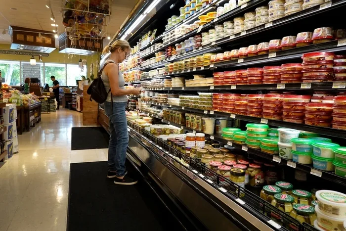 Inflation Tops Market Estimates as Food, Shelter Costs Rise in September