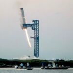 SpaceX Catches Giant Starship Booster With Mechanical Arms | USNN World News SpaceX Catches Giant Starship Booster With Mechanical Arms