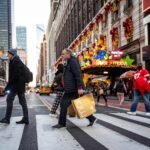 Americans Plan Record Spending Over Christmas Amid Post-Election Sentiment Lift | USNN World News Americans Plan Record Spending Over Christmas Amid Post-Election Sentiment Lift