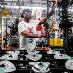 US Manufacturing Slump Deepens as More Jobs Cut, New Orders Drop | USNN World News US Manufacturing Slump Deepens as More Jobs Cut, New Orders Drop