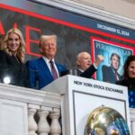 Trump Rings NY Stock Exchange Opening Bell to ‘USA’ Chant | USNN World News Trump Rings NY Stock Exchange Opening Bell to ‘USA’ Chant
