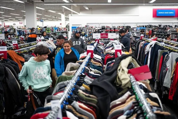 US Economy Expands 3.1 Percent in 3rd Quarter, Fueled by Consumer Spending, Exports