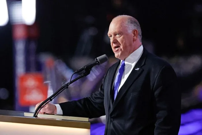 ICE Arrests 308 Illegal Immigrants on Trump’s 1st Full Day in Office, Says Border Czar | USNN World News ICE Arrests 308 Illegal Immigrants on Trump’s 1st Full Day in Office, Says Border Czar