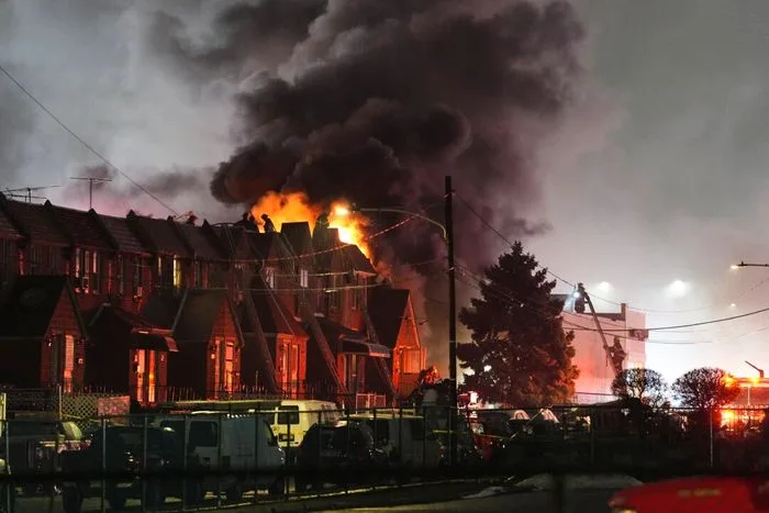 Plane With 6 Aboard Crashes in Philadelphia