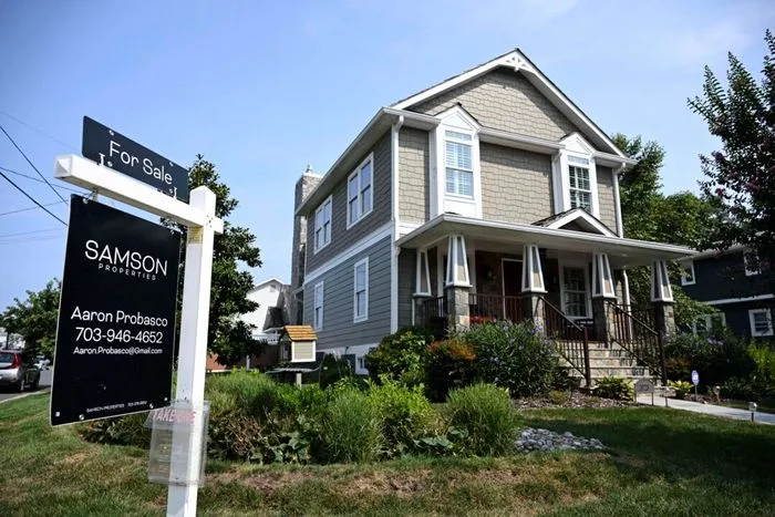 US Home Sales Fall to Lowest Level in Nearly 30 Years, Realtors Association Says