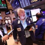 Stocks End 2-Week Rally on Tech Sell Off Over DeepSeek, Mixed Earnings Reports | USNN World News Stocks End 2-Week Rally on Tech Sell Off Over DeepSeek, Mixed Earnings Reports