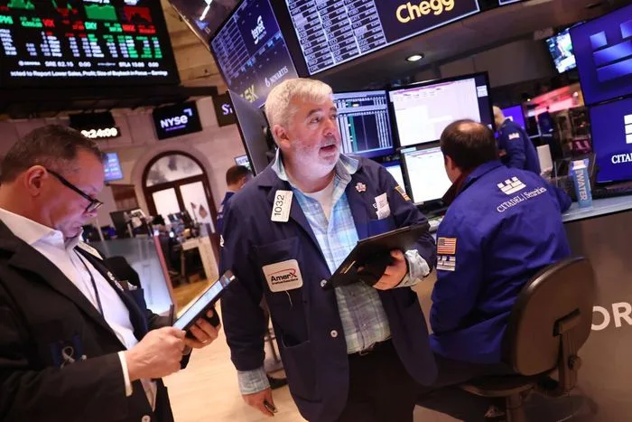 Stocks End 2-Week Rally on Tech Sell Off Over DeepSeek, Mixed Earnings Reports