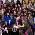 Trump Signs Order Barring Men From Women’s Sports | USNN World News Trump Signs Order Barring Men From Women’s Sports