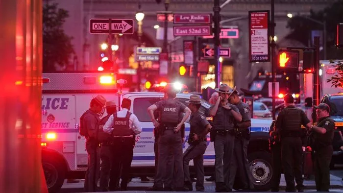 5 Dead, Including Police Officer and Shooter, in Manhattan Office Building Shooting