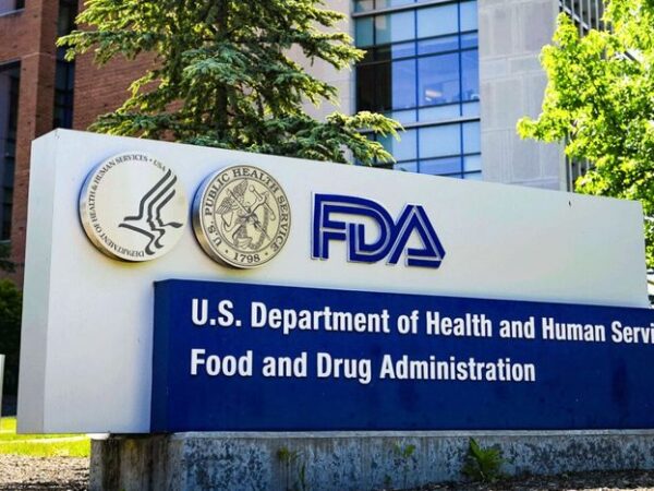 Top FDA Vaccine Official Overruled Reviewers 3 Times on COVID-19 Shots