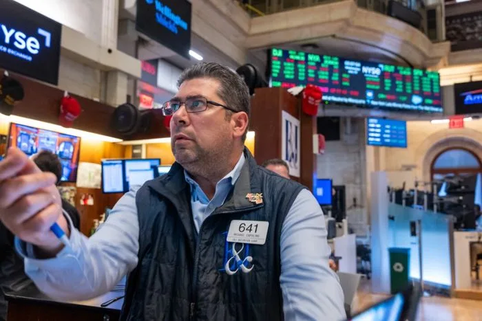 Wall Street Review: S&P 500 and Nasdaq Log Longest Record Streak in a Year