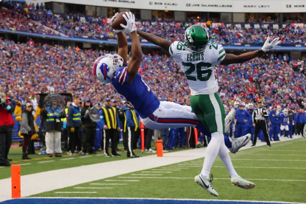 6 Top Unsigned NFL Free Agents Cooper, Wilkins Still Searching